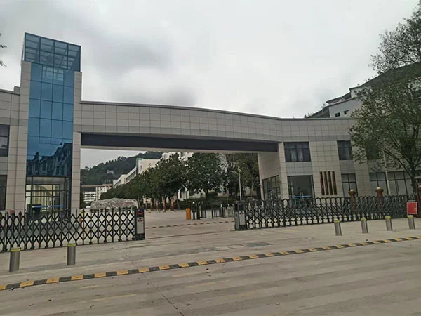 Proyecto de construcción de piscina Buleway: Escuela Secundaria Nacional Malipo, Provincia de Yunnan.